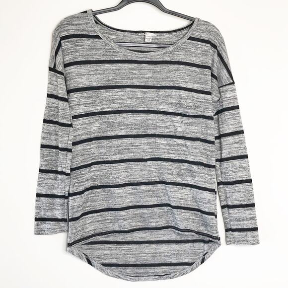 Volcom Girls Size 10 Sweater Grey Stripe Long Sleeve Small Top Knit Soft - Picture 1 of 4